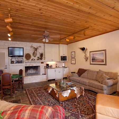 Joshua Creek Ranch Hotel Boerne Room photo